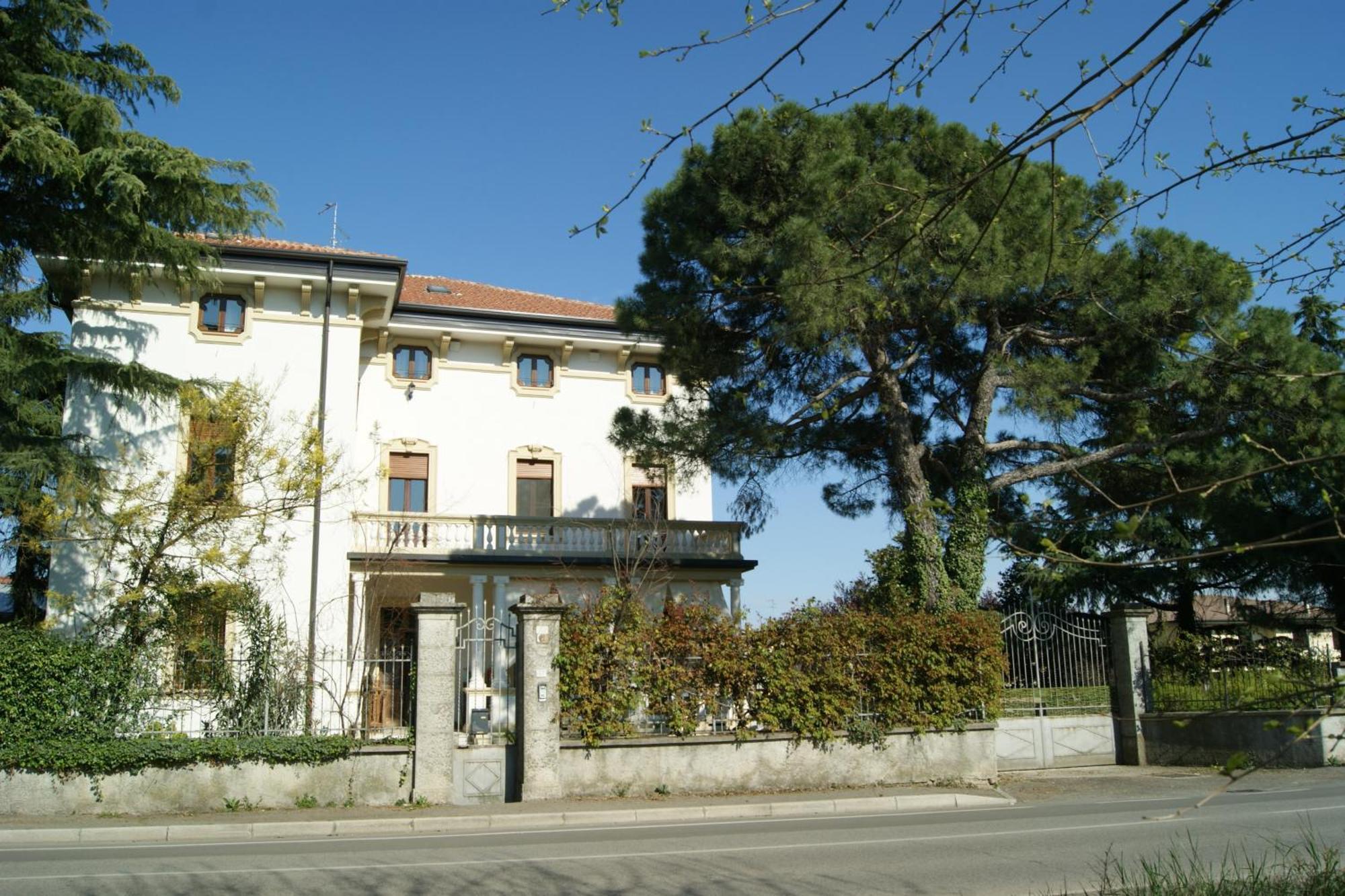 Il Bozzolo Eco Boutique Apartments Valeggio sul Mincio Exterior photo